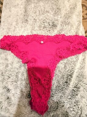 Victoria’s Secret Thong Size Large